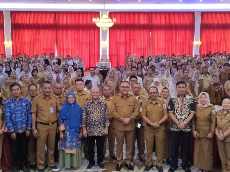 Bupati Limi Buka Coaching Clinic Profesi Guru se Kabupaten Bolmong
