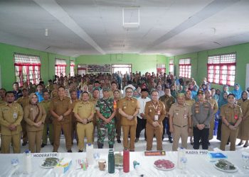 Berkunjung ke Kecamatan Lolayan, Pj Bupati Limi Mokodompit Kumpul Aparat Desa