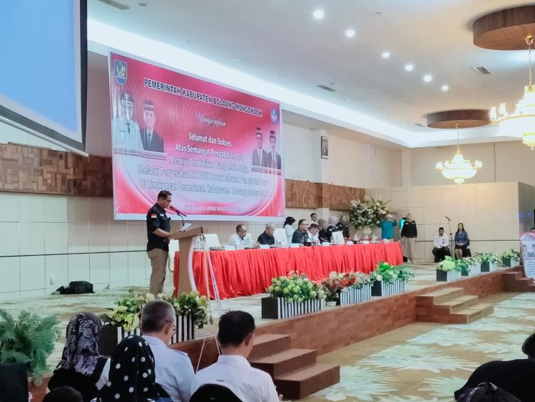Serahkan SK 482 Guru PPPK, Pj Bupati Bolmong Ingatkan Jaga Integritas
