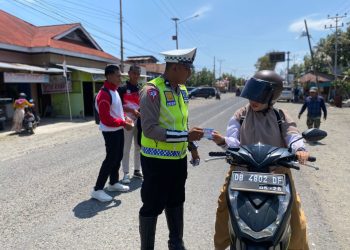Operasi Sebra Samrat Polres Bolmong Bagikan Selebaran Imbauan