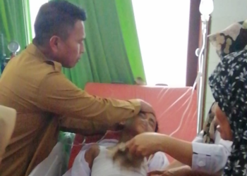 Sekda Bolmong Tahlis Gallang Sempat Turun Tangan Bantu Siswa Diduga Keracunan Susu