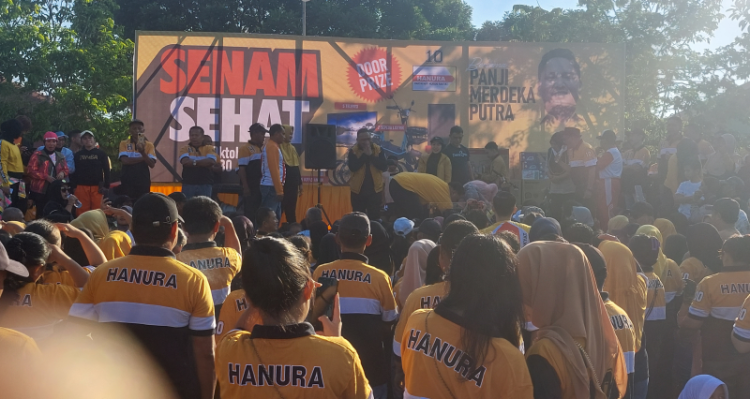 Senam Sehat, Panji Merdeka Putra Bagi-Bagi Door Prize Hingga Hadiah Umroh