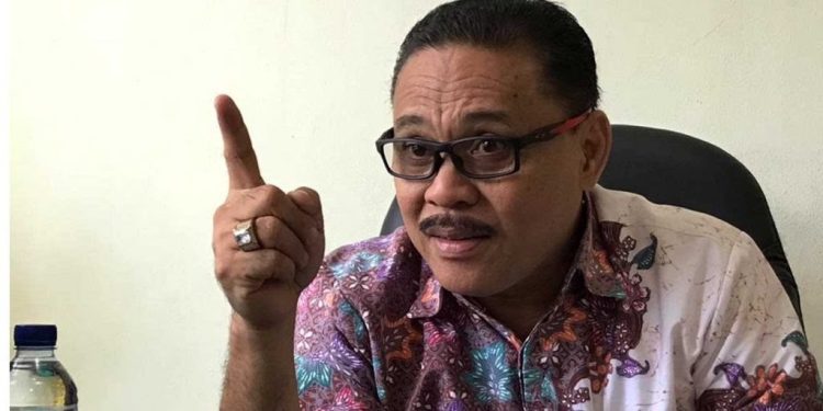 Pj Bupati Bolmong Limi Mokodompit Kerahkan Tenaga Kesehatan Tangani Ratusan Siswa Yang Diduga Keracunan Susu