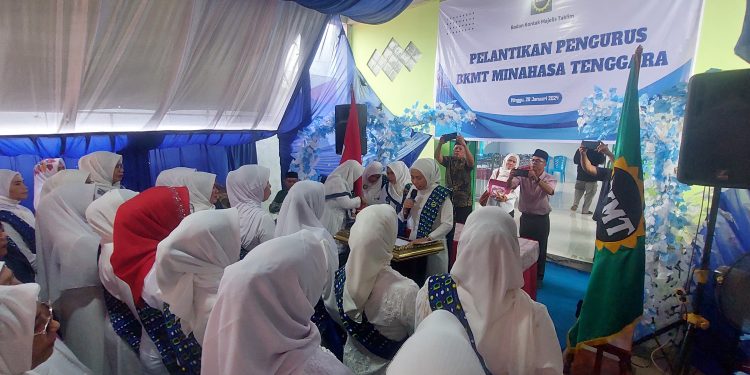 Ketua BKMT Sulut Yasti Soepredjo Mokoagow Lantik Pengurus BKMT Minahasa Tenggara