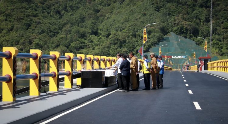 Didampingi Gubernur dan Pj Bupati, Presiden Jokowi Resmikan Bendungan Lolak