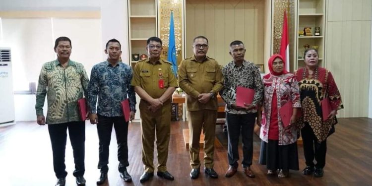 Pj Bupati Bolmong Limi Mokodompit Tambah Lima Staf Khusus