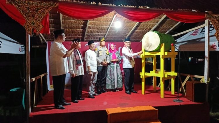 Pj Bupati Limi Mokodompit Lepas Peserta Pawai Takbir