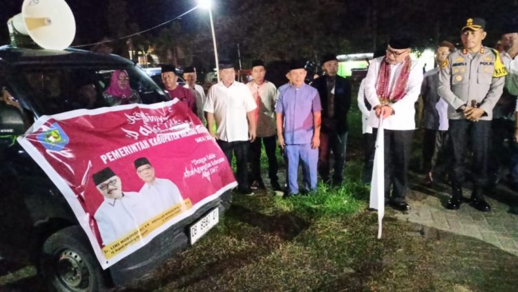 Pj Bupati Limi Mokodompit Lepas Peserta Pawai Takbir