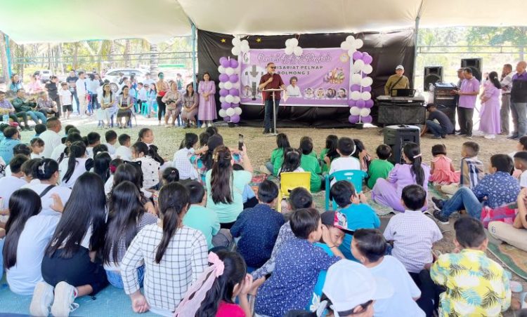 Pj Bupati Limi Mokodompit Membuka Kegiatan Paskah di Desa Pinonobatuan