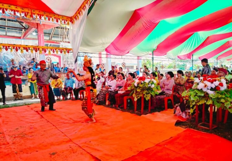 Pj Bupati Limi Mokodompit dan Jajaran Hadiri Perayaan Dharma Santi Hari Raya Nyepi