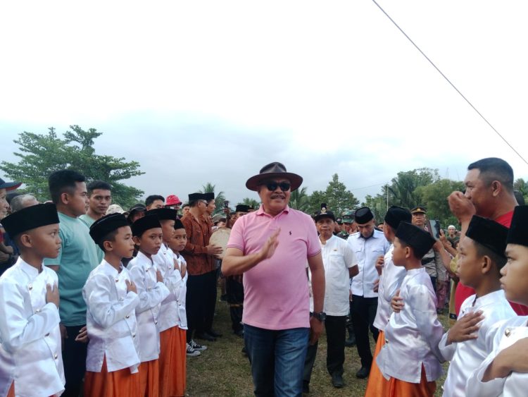 Pj Bupati Limi Mokodompit Buka Lomba Karapan Sapi