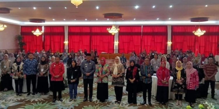 Pj Bupati Limi Mokodompit Buka Bimtek Perencanaan Berbasis Data Untuk Guru