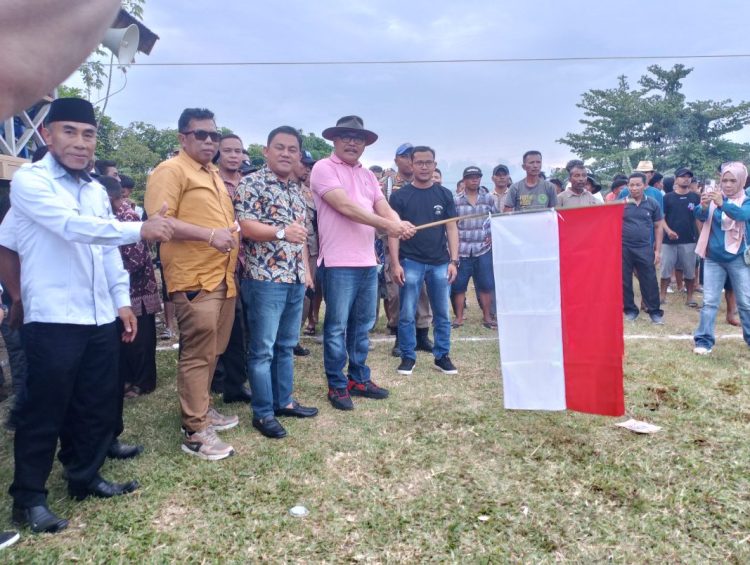 Pj Bupati Limi Mokodompit Buka Lomba Karapan Sapi