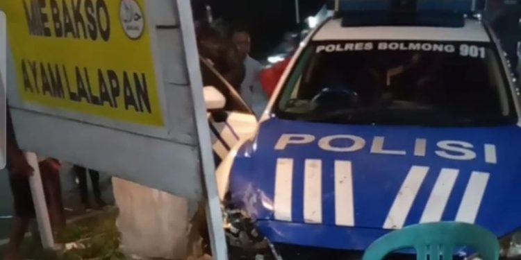 Diduga Lalai, Mobil Patroli Milik Satlantas Polres Bolmong Menabrak Pagar