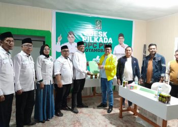 Kader Golkar Kotamobagu Herdy Korompot Ambil Formulir  di PKB