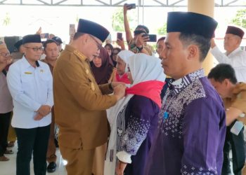 Lepas 78 Jamaah Calon Haji Pj Bupati Limi Mokodompit Titip Doa