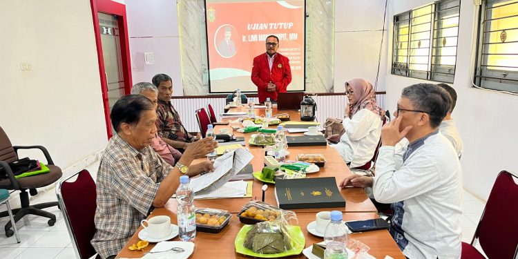 Limi Mokodompit Berhasil Raih Gelar Doktor