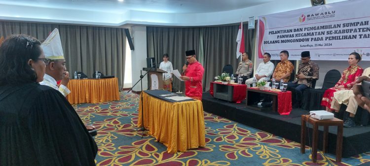 45 Anggota Panwas Kecamatan Kabupaten Bolmong Dilantik