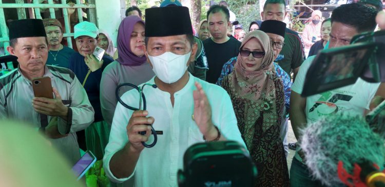 Pj Bupati Bolmong Jusnan Calamento Mokoginta Periksa Langsung Kondisi Kesehatan Bocah Viral