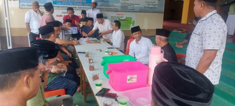 Usai Jumatan, Pj Bupati Jusnan Calamento Mokoginta Silahturahmi dengan Tomas