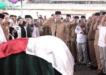 Pj Bupati Jusnan Mokoginta Pimpin Upacara Pelepasan Jenazah Mantan Bupati Bolmong