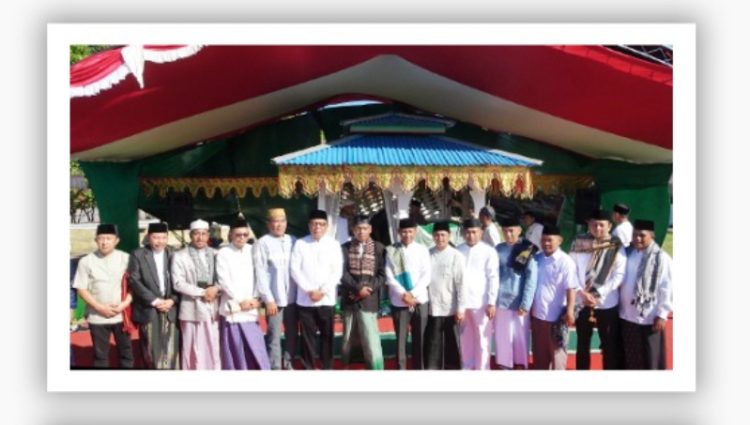 Pj Bupati Bolmong, Sekda dan Jajaran OPD Sholat Idul Adha di Lolak