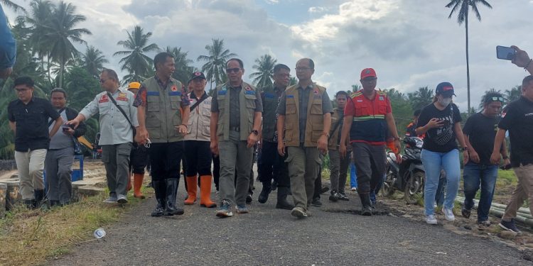 BNPB Kunjungi Bolmong Serahkan Bantuan Uang Tunai dan Peralatan