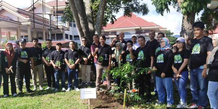 Peringatan Hari Lingkungan Hidup, Pemkab Bolmong Tanam Pohon
