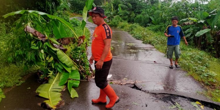 Jalan Penghubung Desa Kembang Merta – Pinobatuan Kecamatan Dumoga Timur Amblas