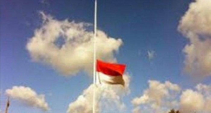 Hari Berkabung, Warga Bolmong Pasang Bendera Setenga Tiang