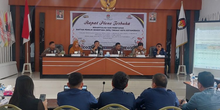 KPU Kotamobagu Menggelar Rapat Pleno DPS Untuk Pilkada 2024
