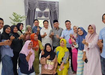 Pasangan Yusra – Dony Silahturahmi Minta Doa Restu ke Tokoh Masyarakat