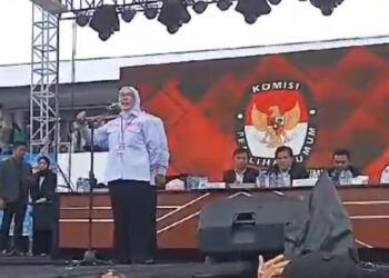 Orasi STA Bakar Semangat Pendukung di Tengah Guyuran Hujan