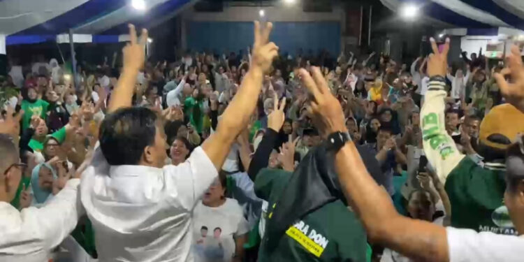 Di Luar Dugaan, Paslon Yusra – Dony Disambut Ribuan Warga di Desa Passi Dua