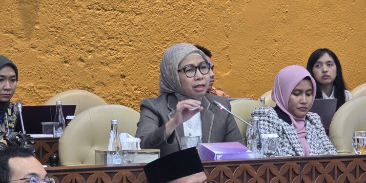 Yasti Soepredjo Mokoagow, Usul Agar Pendamping Desa Diseleksi