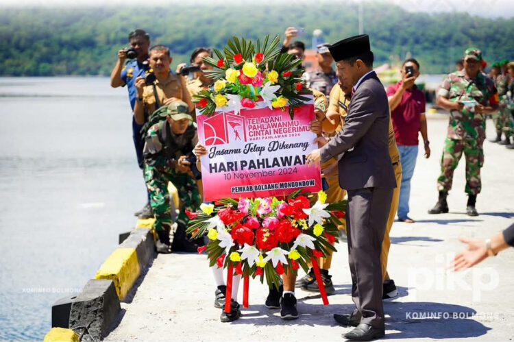 Pemkab Bolmong Menggelar Upacara Peringati Hari Pahlawan