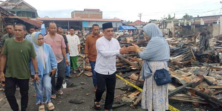 Bupati Yusra Alhabsyi Tinjau Pasar Lolak Yang Terbakar