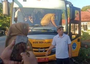 Pemkab Bolmong Gratiskan Bus Sekolah
