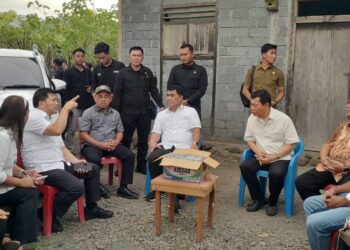 Warga Desa Wineru Dapat Rejeki Nomplok dari Gubernur dan Wakil Gubernur