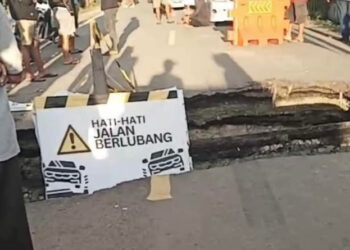 Jalur Trans Sulawesi di Desa Solog Putus