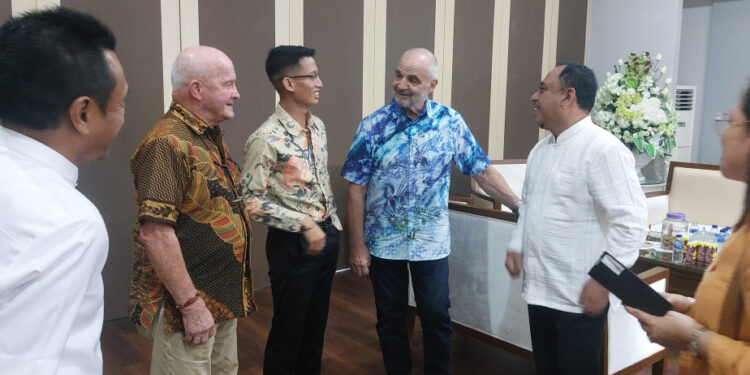 Investor asal Australia Bertemu Yusra – Dony Bahas Proyek Sampah Menjadi Bahan Bakar 