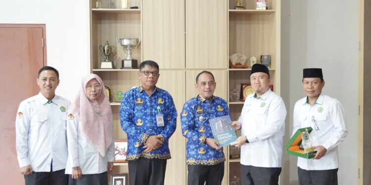 Bupati Yusra Alhabsyi Menerima Kunjungan Dua Rektor