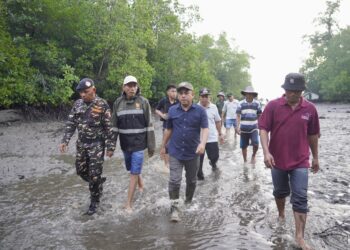 Bupati Bolmong Yusra Alhabsyi Tinjau Pengembangan Perikanan Karamba