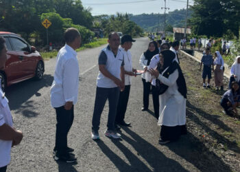 Bupati Bolmong Yusra Alhabsyi Ajak Siswa Menanam Komoditi Lokal