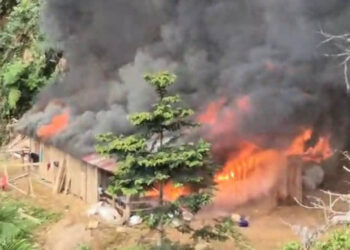 Dua Kelompok Massa Nyaris Bentrok di Lokasi Tambang Ilegal. Camp Milik Penambang Ikut Dibakar