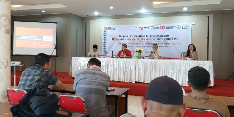 Bawaslu Bolmong Gelar Diskusi Penguatan Kelembagaan Pengawas Pemilu Bersama Mitra Kerja
