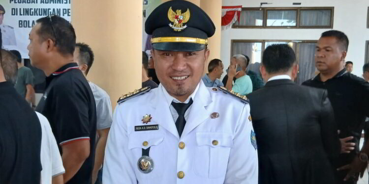 Kembali ke Rumah Lama, Reza Damopolii Disambut Hangat Warga Sangtombolang