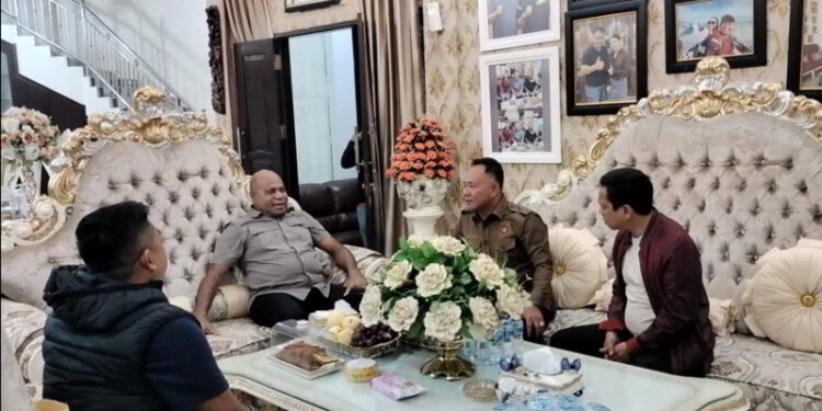 Sambutan Sederhana untuk Seorang Tokoh Besar