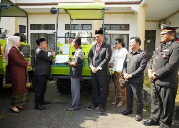 Serahkan Alsintan, Bukti Nyata Visi-Misi Yusra–Dony di Bidang Pertanian