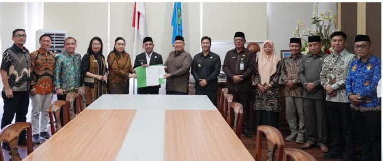 Pemkab Bolmong Tandatangani NPHD Kepada IAIN dan IAKN